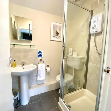 The Craven Arms 3*