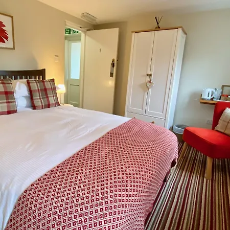 The Craven Arms Settle