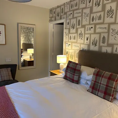 The Craven Arms Settle