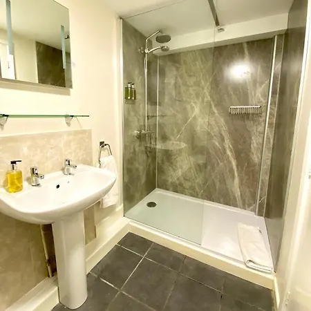 The Craven Arms Settle