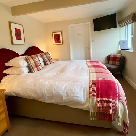The Craven Arms 3*
