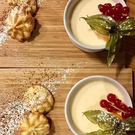 The Craven Arms Settle