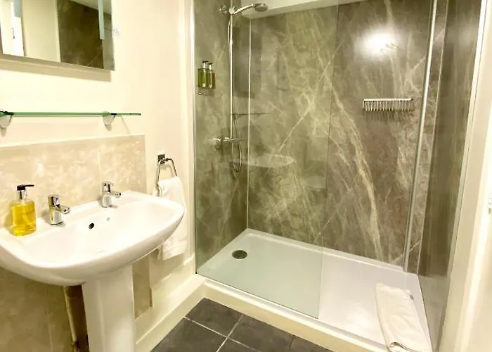 The Craven Arms Settle