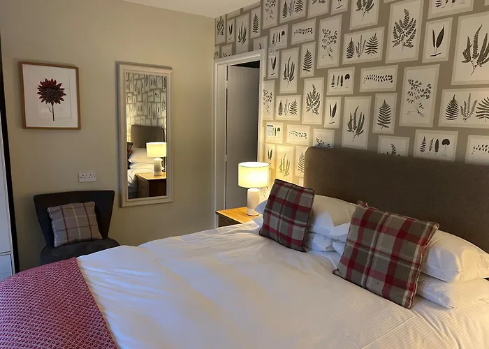 The Craven Arms Settle